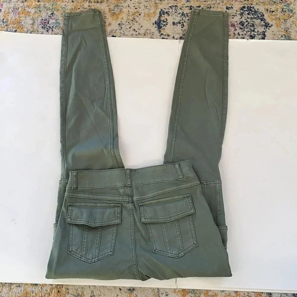 SPANX Stretch Twill Ankle Cargo Pant Soft sage NWT women’s size SP Shaping - Picture 14 of 15